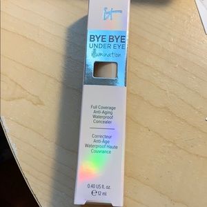 It cosmetics waterproof concealer (10.5 light)